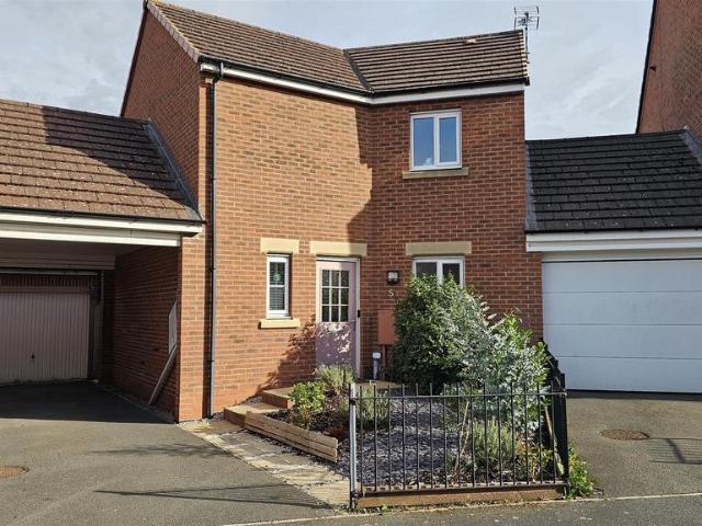 House for sale in Barton In Fabis, East Midlands