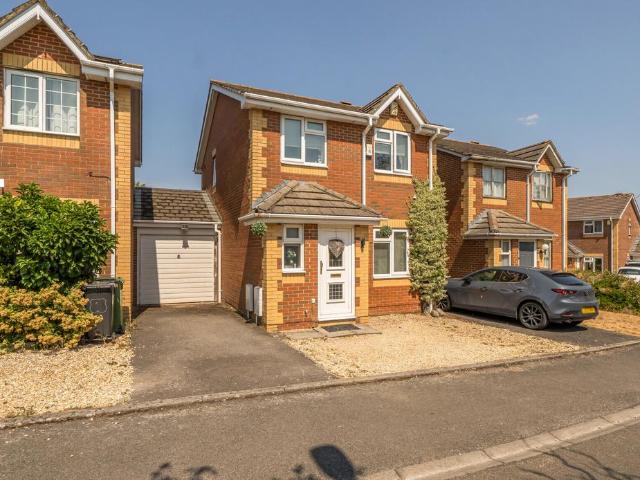 House for sale in Barrs Court, Cadbury Heath