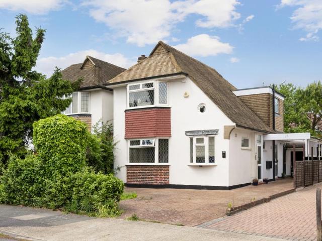 House for sale in Motspur Park, Greater London
