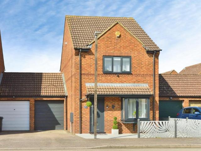 House for sale in Fenny Stratford, Milton Keynes