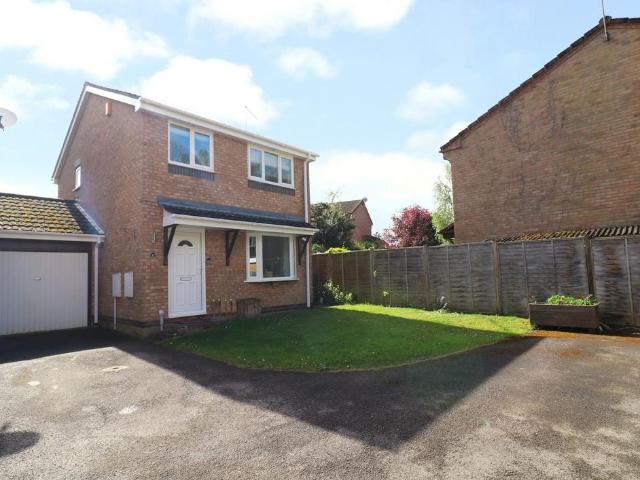 House for sale in Hedge End, Helford