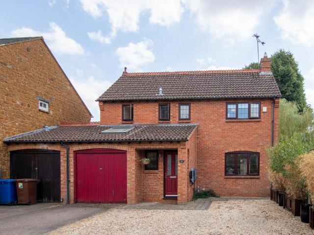 House for sale in Evershot, Oxfordshire