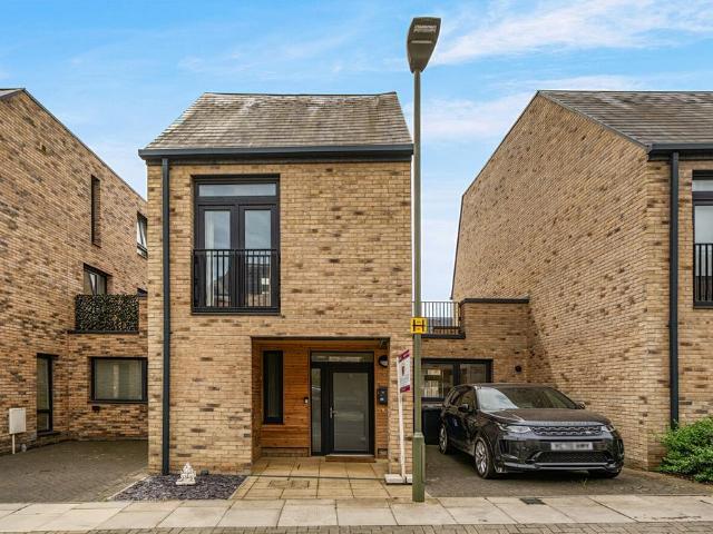 House for sale in High Barnet, Greater London