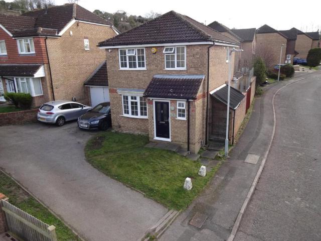 House for sale in Round Green, Luton