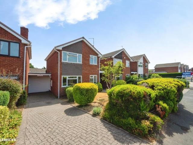 House for sale in Stourbridge, West Midlands