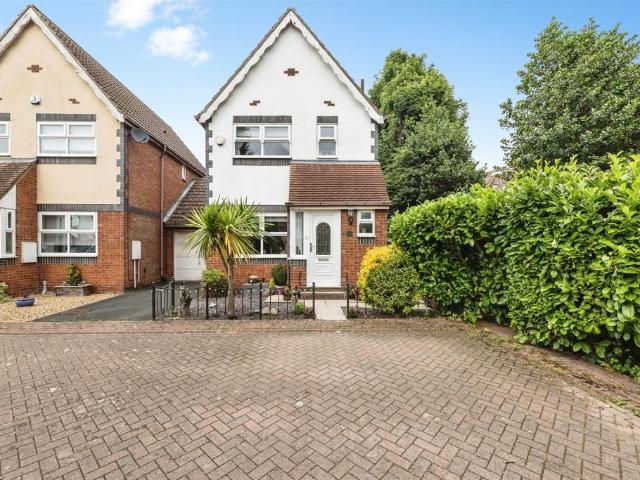 House for sale in Tingley, West Yorkshire