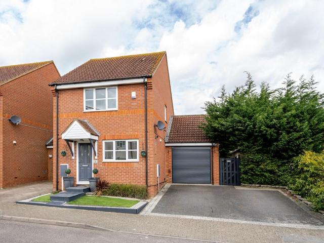 House for sale in Shenley Brook End, Milton Keynes