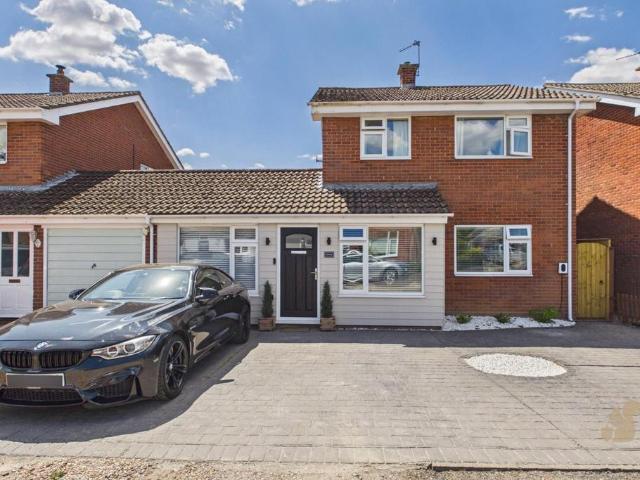 House for sale in Chelmondiston, Suffolk