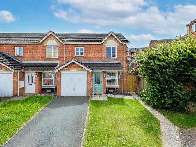House for sale in Kirkstall, West Yorkshire