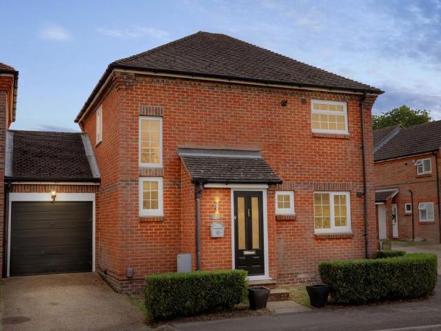 House for sale in Hazel Farm, Guildford