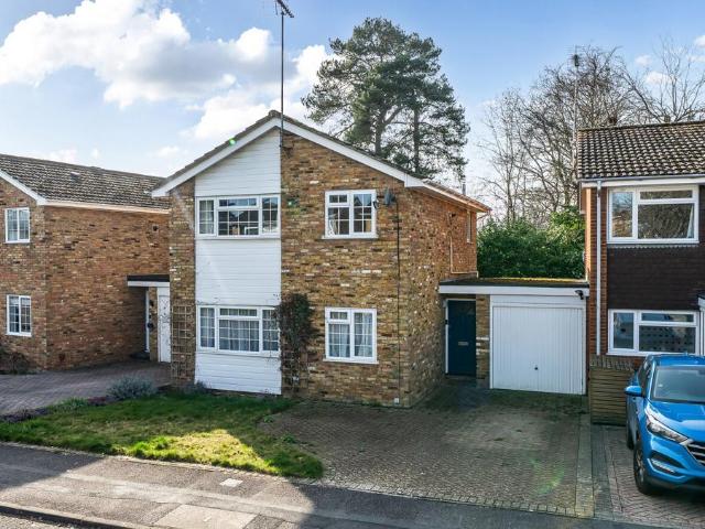 House for sale in Finchampstead