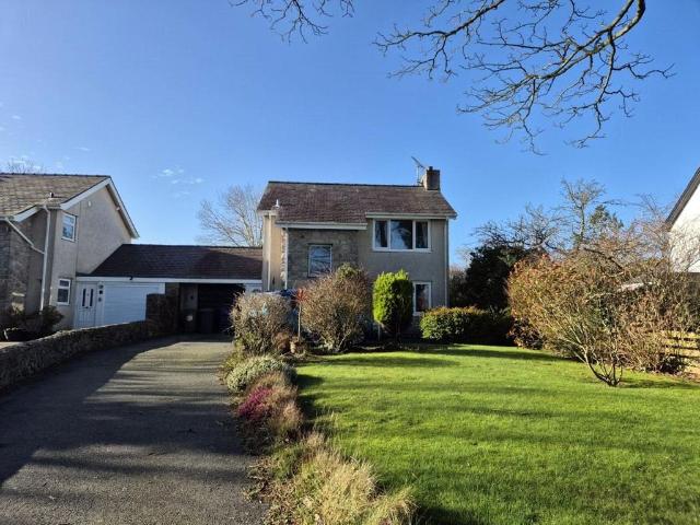 House for sale in Llangefni, Wales