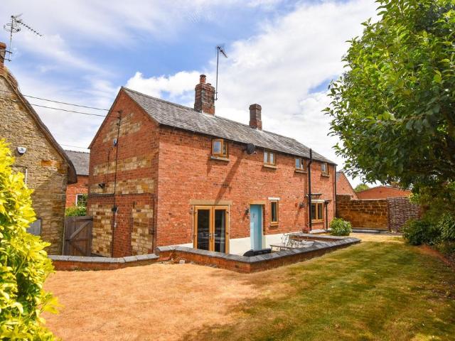 House for sale in Nether Heyford, Northamptonshire