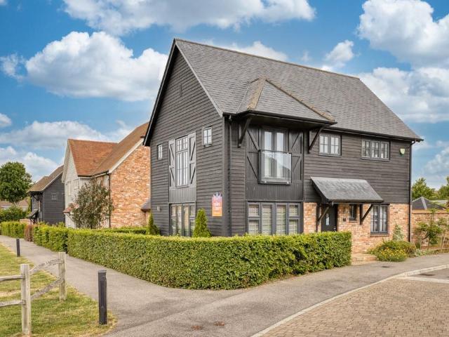 House for sale in Cliffsend, Acol