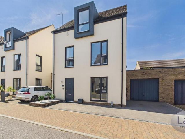 House for sale in Churchgate, Broxbourne
