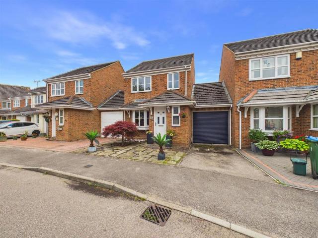 House for sale in Watermead, Buckinghamshire