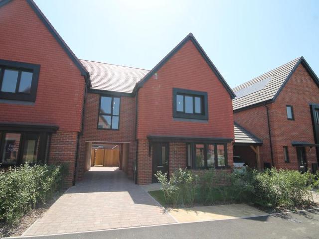 House for sale in Perryfields, West Sussex