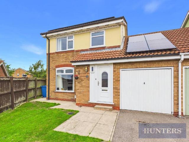 House for sale in Cayton