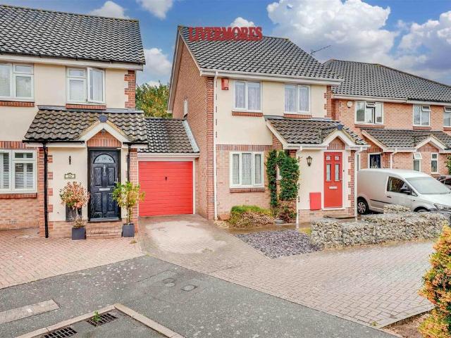 House for sale in Monks Orchard, Kent