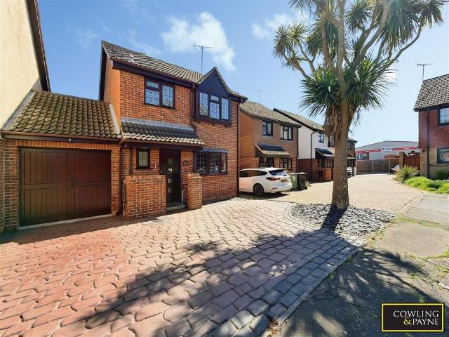 House for sale in Shotgate, Essex