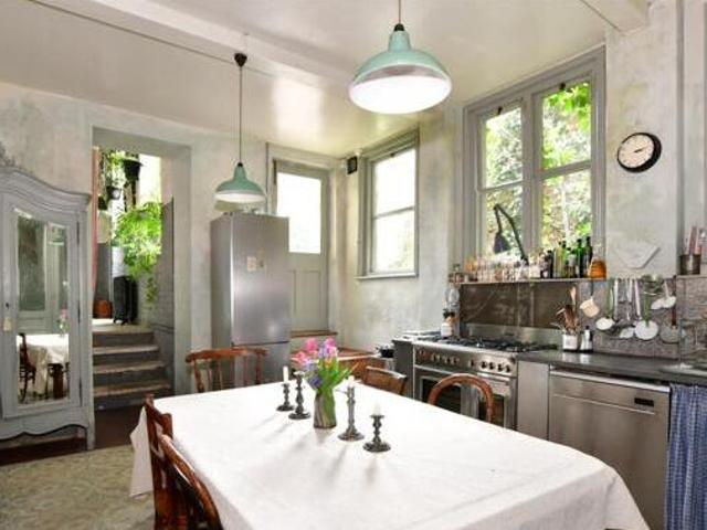 House for sale in Oad Street, Kent