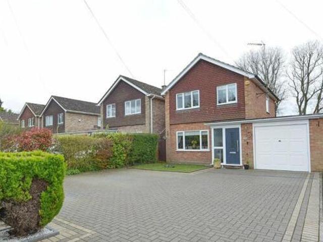 House for sale in Fleet, Hart