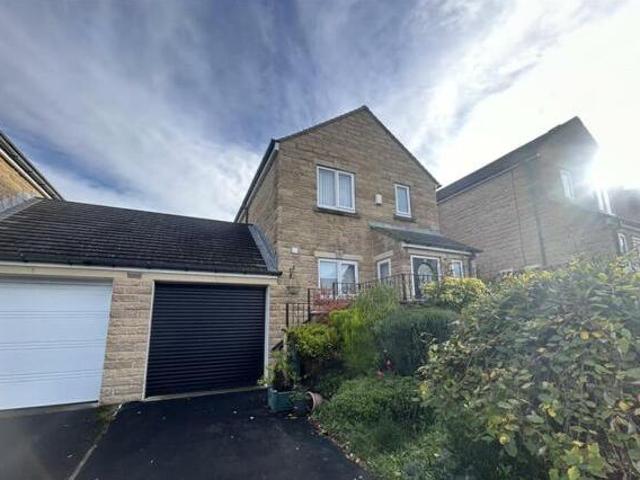 House for sale in Huddersfield, West Yorkshire