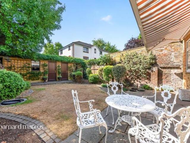 Farm for sale in East Sheen, Greater London