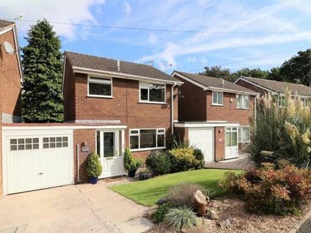 House for sale in Simmondley, Charlesworth