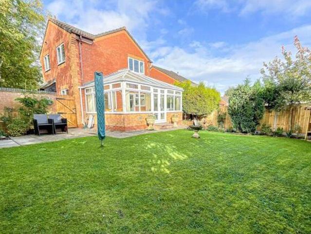 House for sale in Kettlebrook
