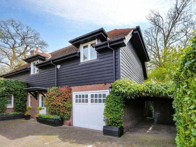 House for sale in North Watford, Hertfordshire