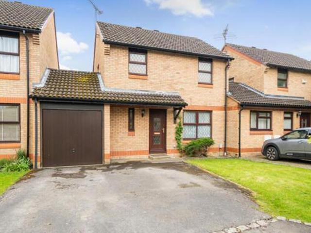 House for sale in Horsell, Woking