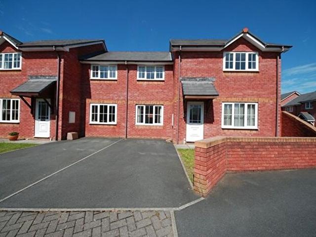 Apartment for rent in Penparcau, Wales