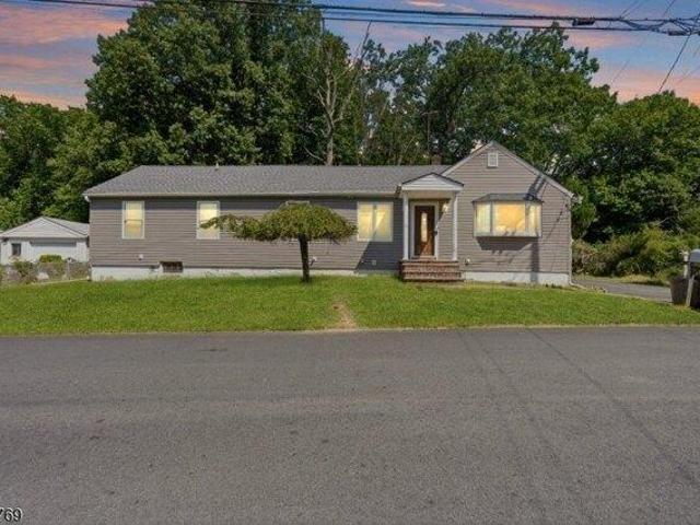 House for sale in Great Notch, Little Falls