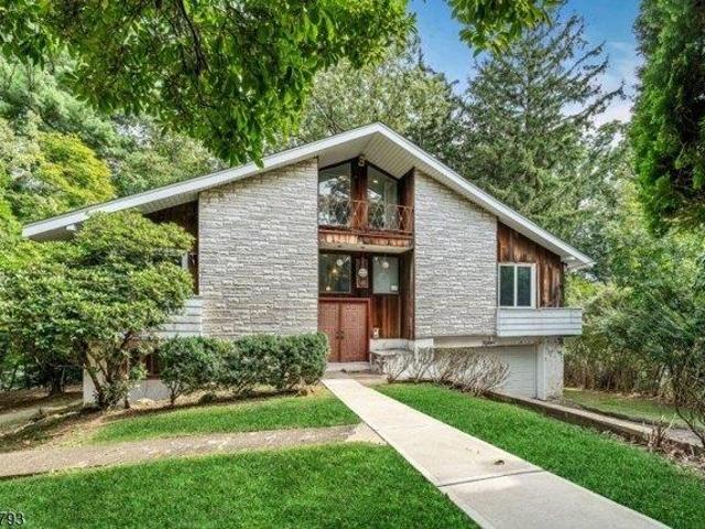 House for sale in Great Notch, Little Falls