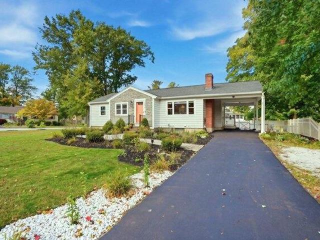House for sale in Littleton, Middlesex County