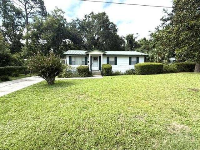 House for sale in Suwannee, Florida