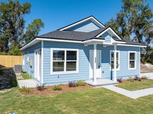 House for sale in Suwannee, Florida