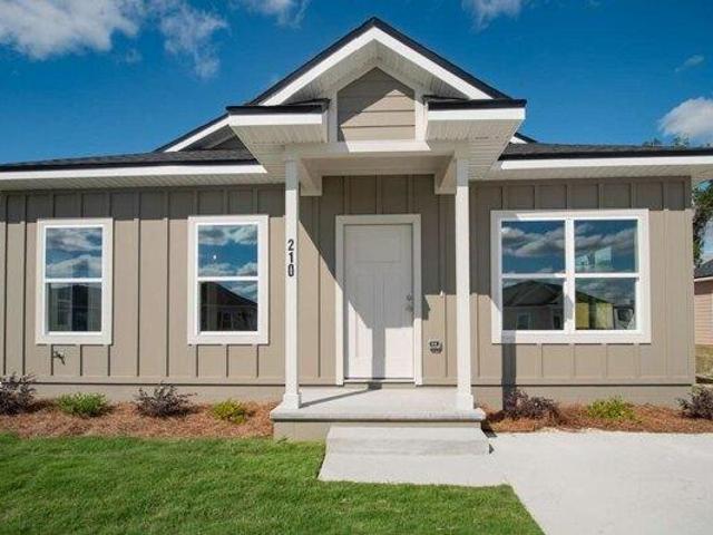 House for sale in Suwannee, Florida