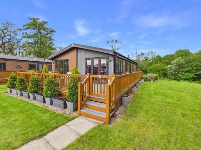 House for sale in Allostock