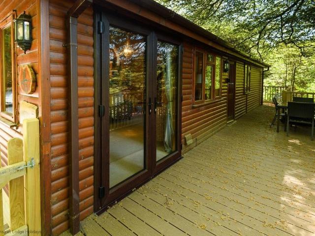 House for sale in Lakes