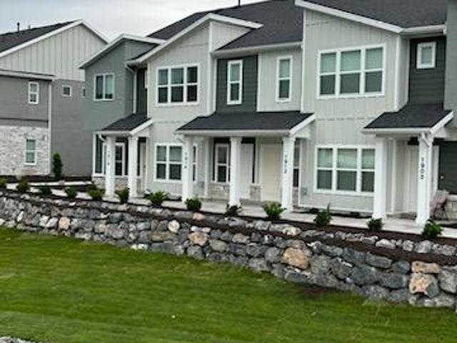 Townhouse for rent in Woodmore Point, Logan
