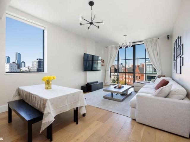 Apartment for sale in Queens, Arverne