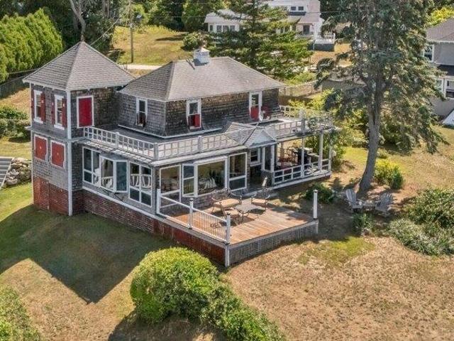 House for sale in Long Island, Maine