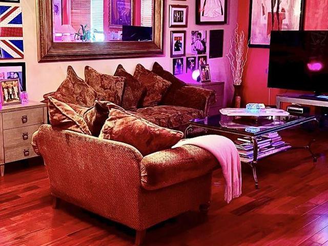 Room for rent in Studio City Neighborhood Council District, Canoga Park