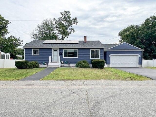 House for sale in Oaklands, Lowell
