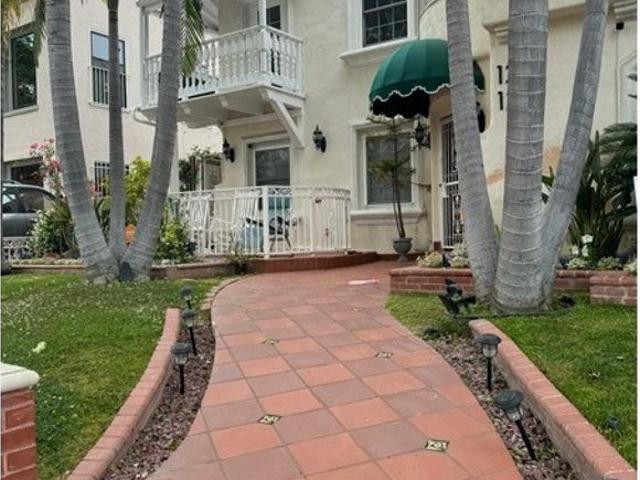 Apartment for rent in Canoga Park, California