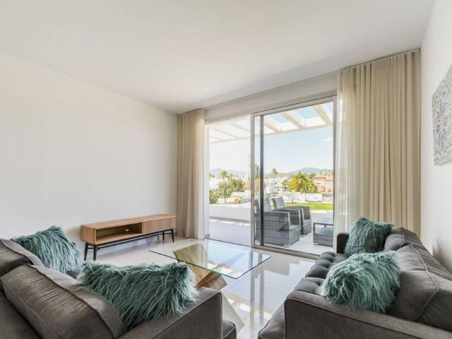 Casa en alquiler en Barriada Islas Canarias, Costa del Sol Occidental