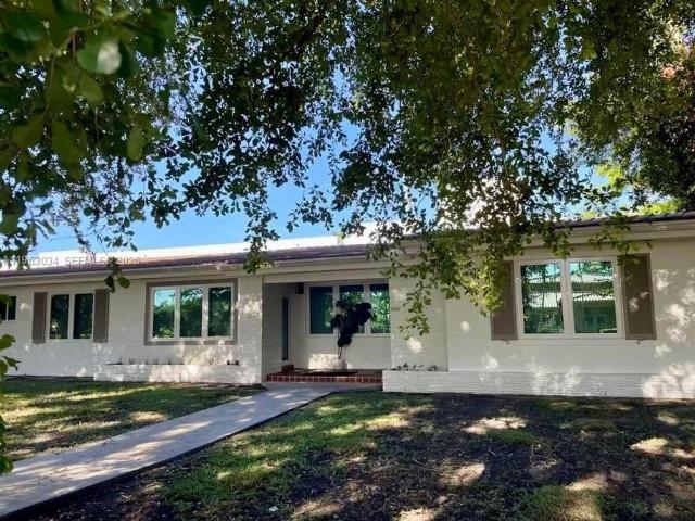 Townhouse for rent in Coral Gables, Florida
