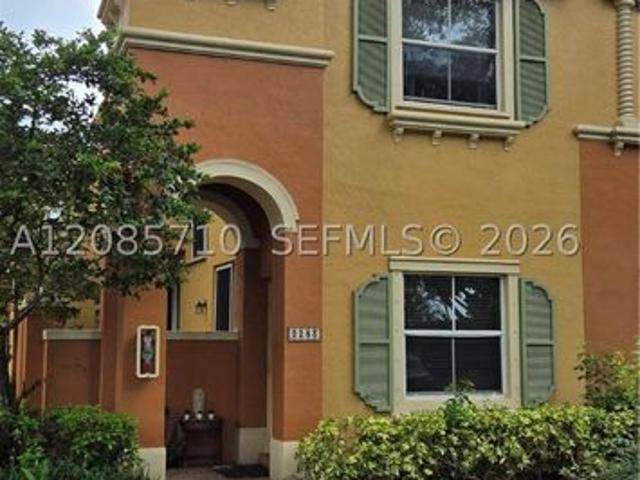 Townhouse for rent in Dania, Florida